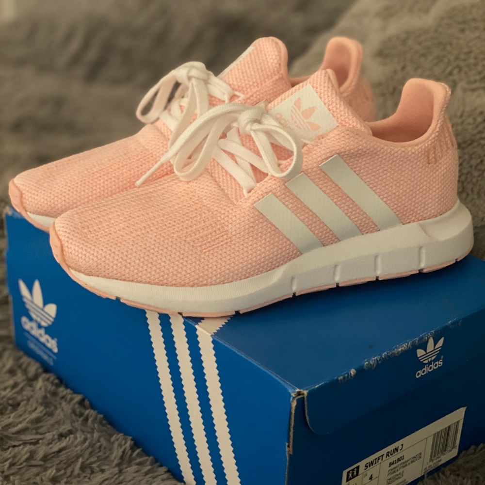Adidas Swift Run